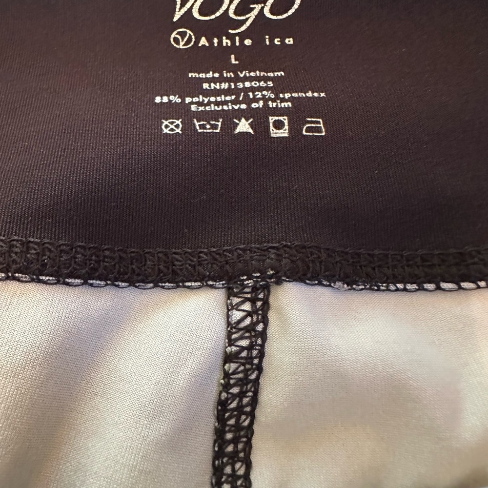 Geometric Patterned Leggings - Picture 7 of 10